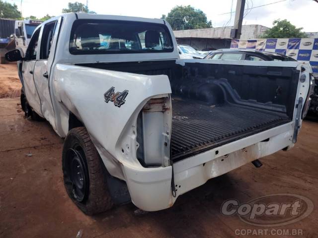 2025 TOYOTA HILUX CD 