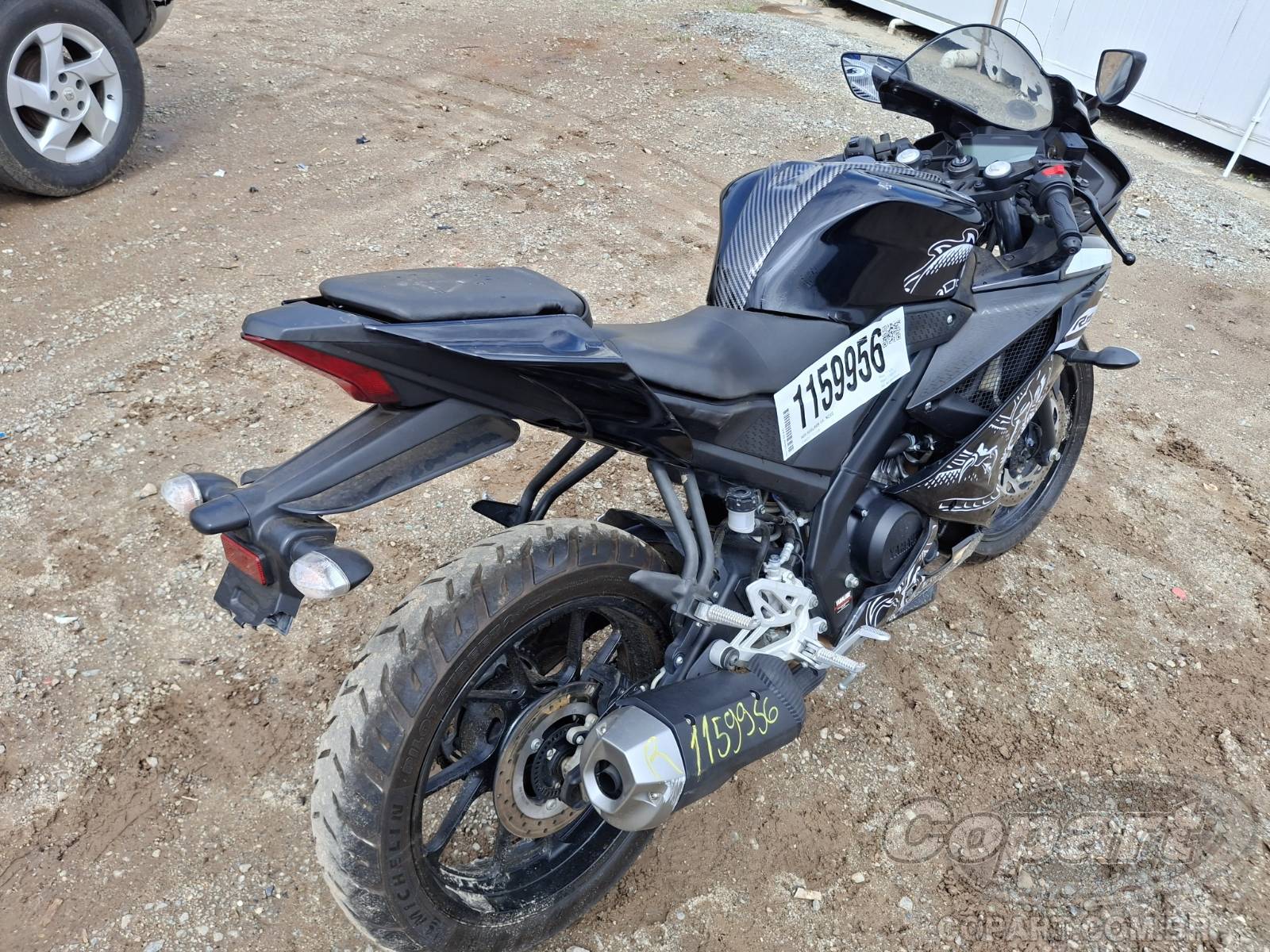 2025 YAMAHA YZF R15 — foto 4 de 10