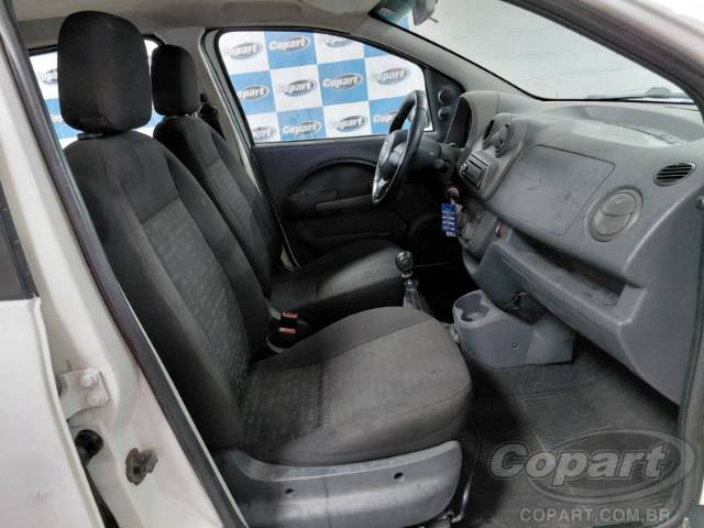 2016 FIAT UNO 