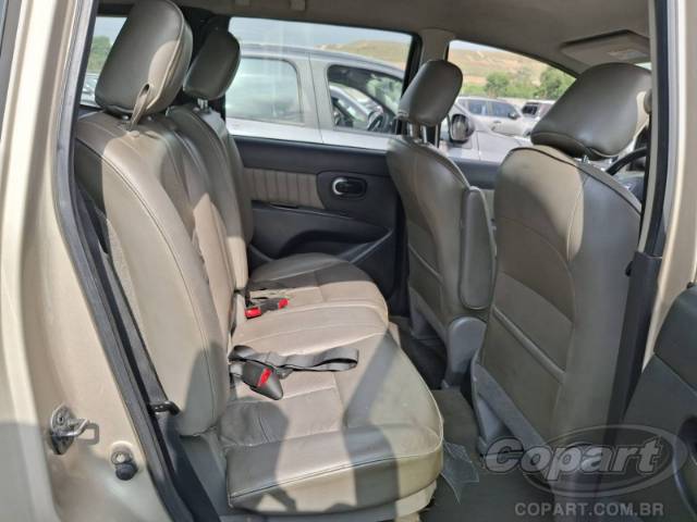 2010 NISSAN GRAND LIVINA 