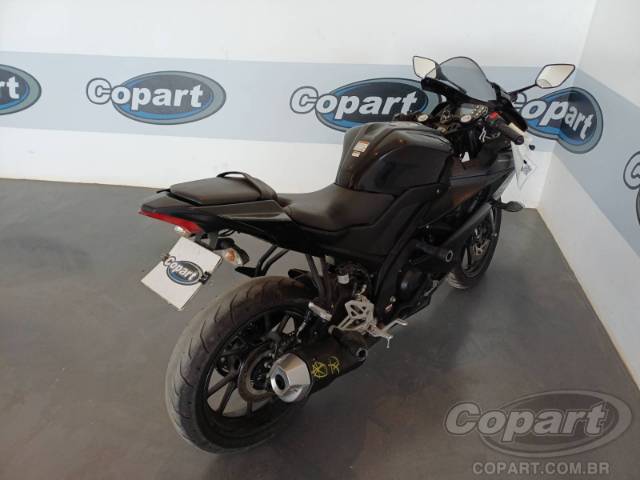 2025 YAMAHA YZF R15 