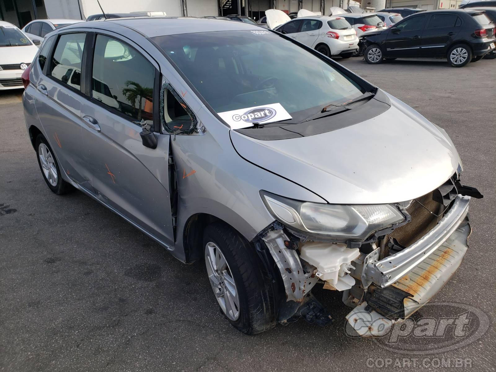 Veículo Honda Fit Honda Fit LX 1.5 16V I-VTEC 2017 Médio Dano Frontal 2017 em leilão