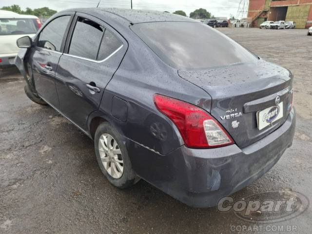 2017 NISSAN VERSA 