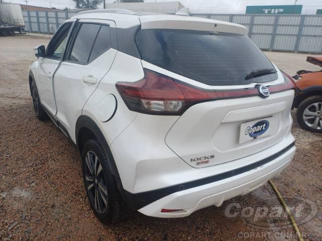 2022 NISSAN KICKS 