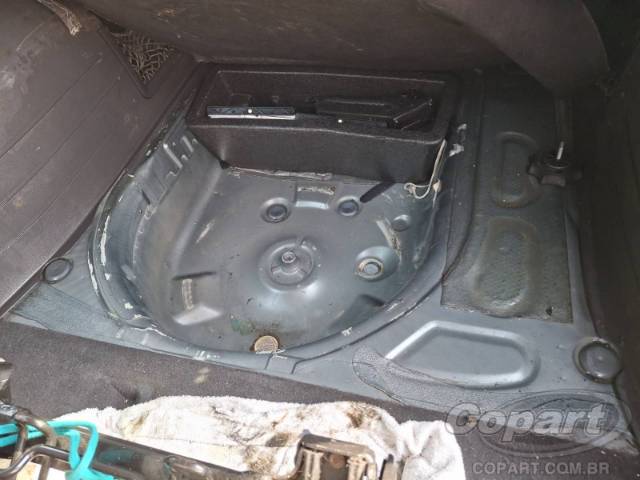 2011 VOLKSWAGEN SPACEFOX 
