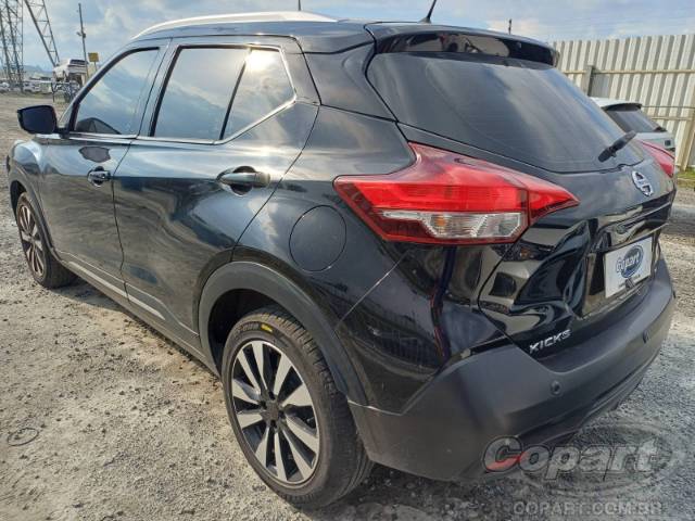 2017 NISSAN KICKS 