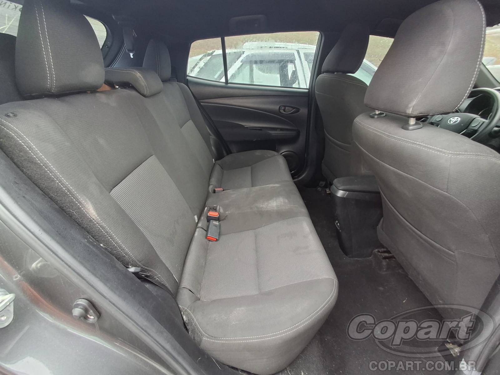 2025 TOYOTA YARIS — foto 6 de 10
