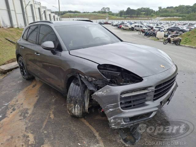 2019 PORSCHE CAYENNE 