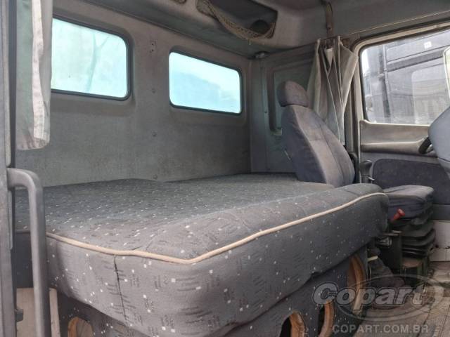 2001 MERCEDES BENZ LS-1938 