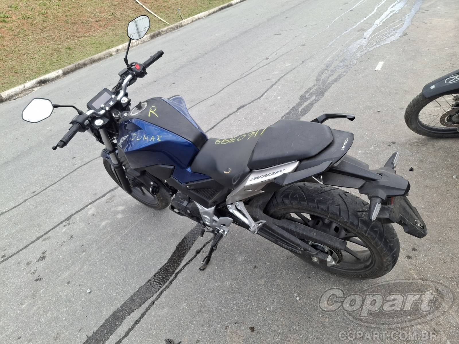2026 HONDA CB 300F — foto 3 de 10