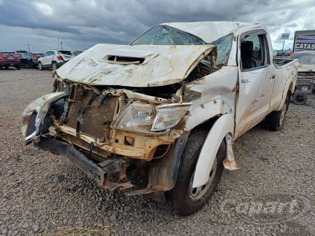 2013 TOYOTA HILUX CS 