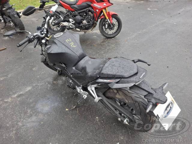 2025 HONDA CB 300F 
