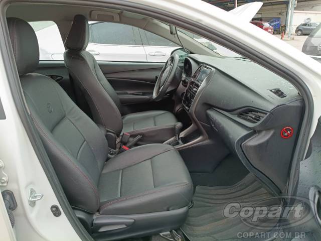 2024 TOYOTA YARIS SEDA 