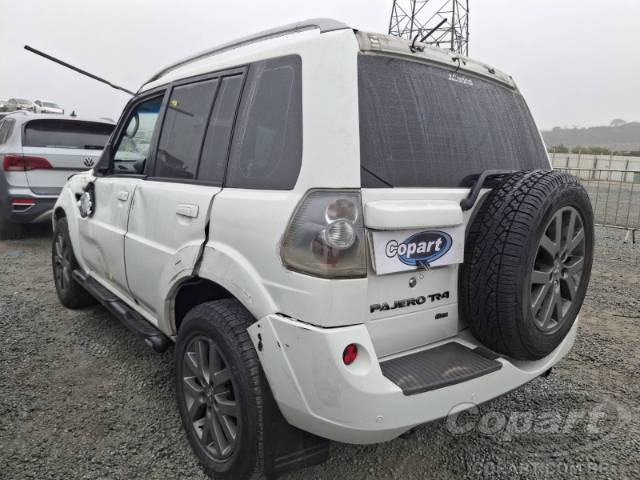 2015 MITSUBISHI PAJERO TR4 