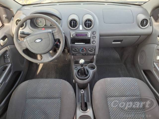2006 FORD FIESTA 