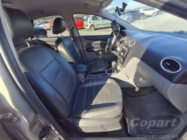 2009 FORD FOCUS SEDAN 