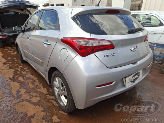2015 HYUNDAI HB20 
