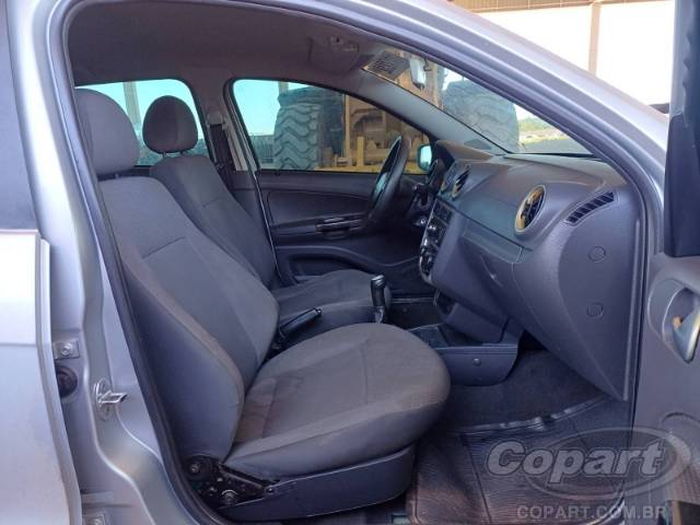 2011 VOLKSWAGEN VOYAGE 