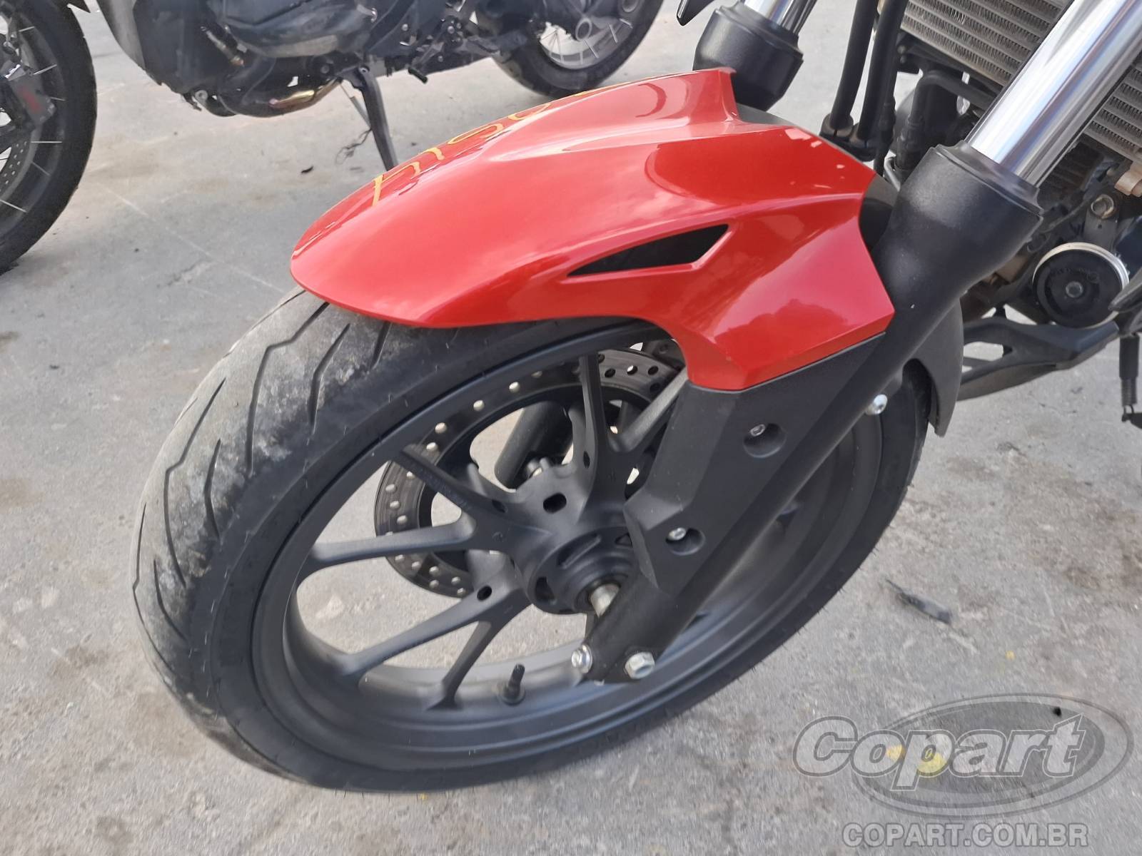 Foto 8 de 10: 2024 HONDA CB 300F
