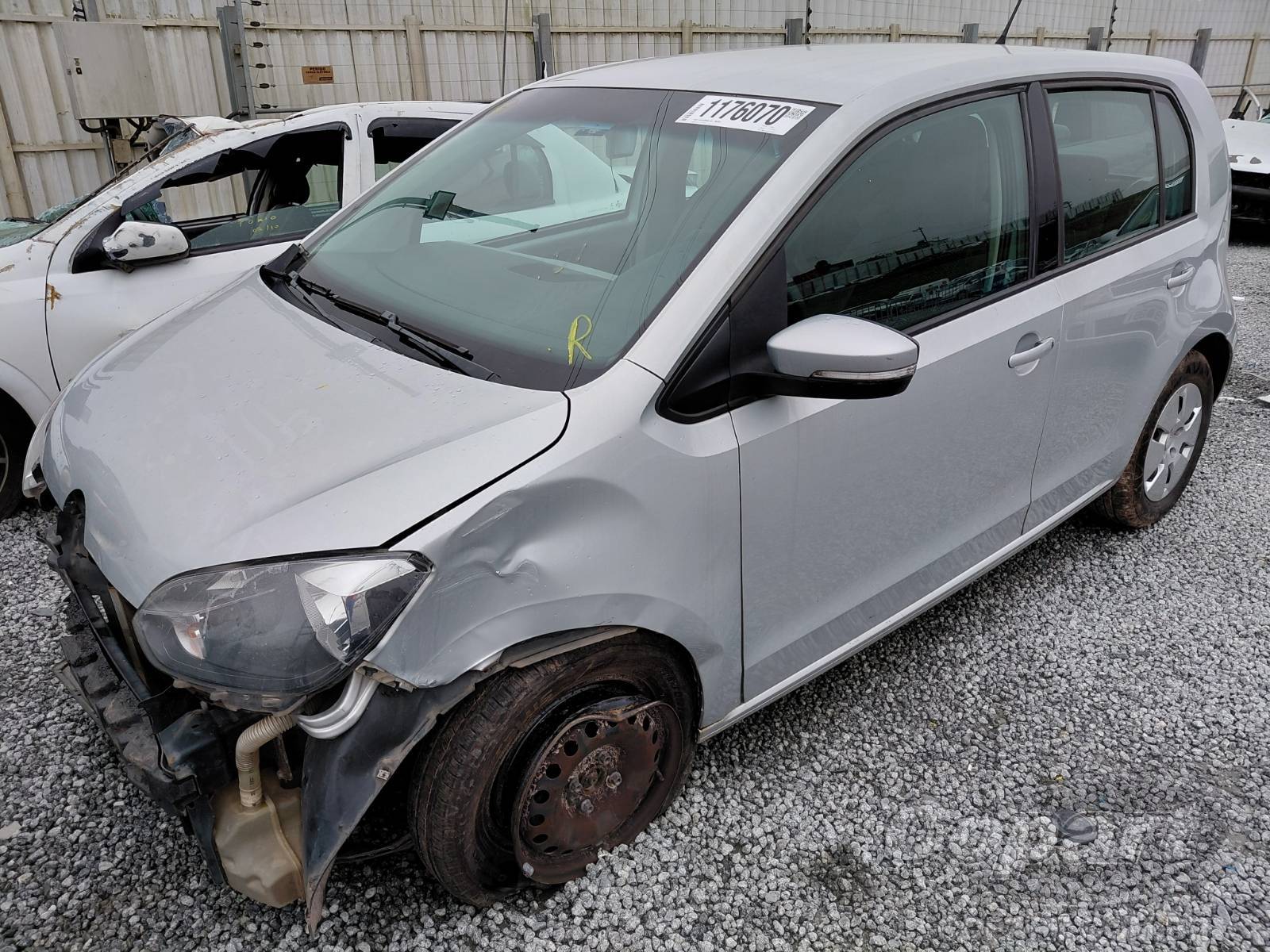 Foto 2: 2016 VOLKSWAGEN UP
