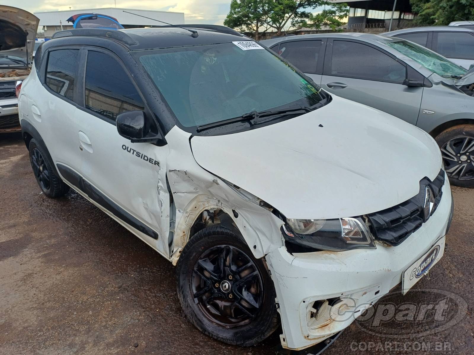 Veículo Renault Kwid Renault Kwid Outsider 1.0 SCe 2019/2020 Colisão Frontal 2020 em leilão