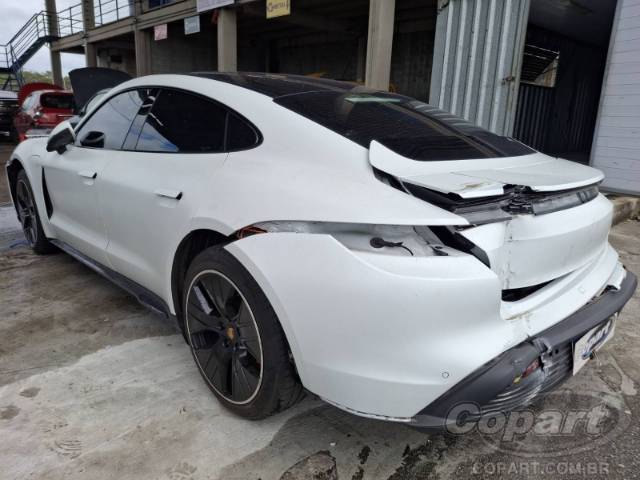 2021 PORSCHE TAYCAN 