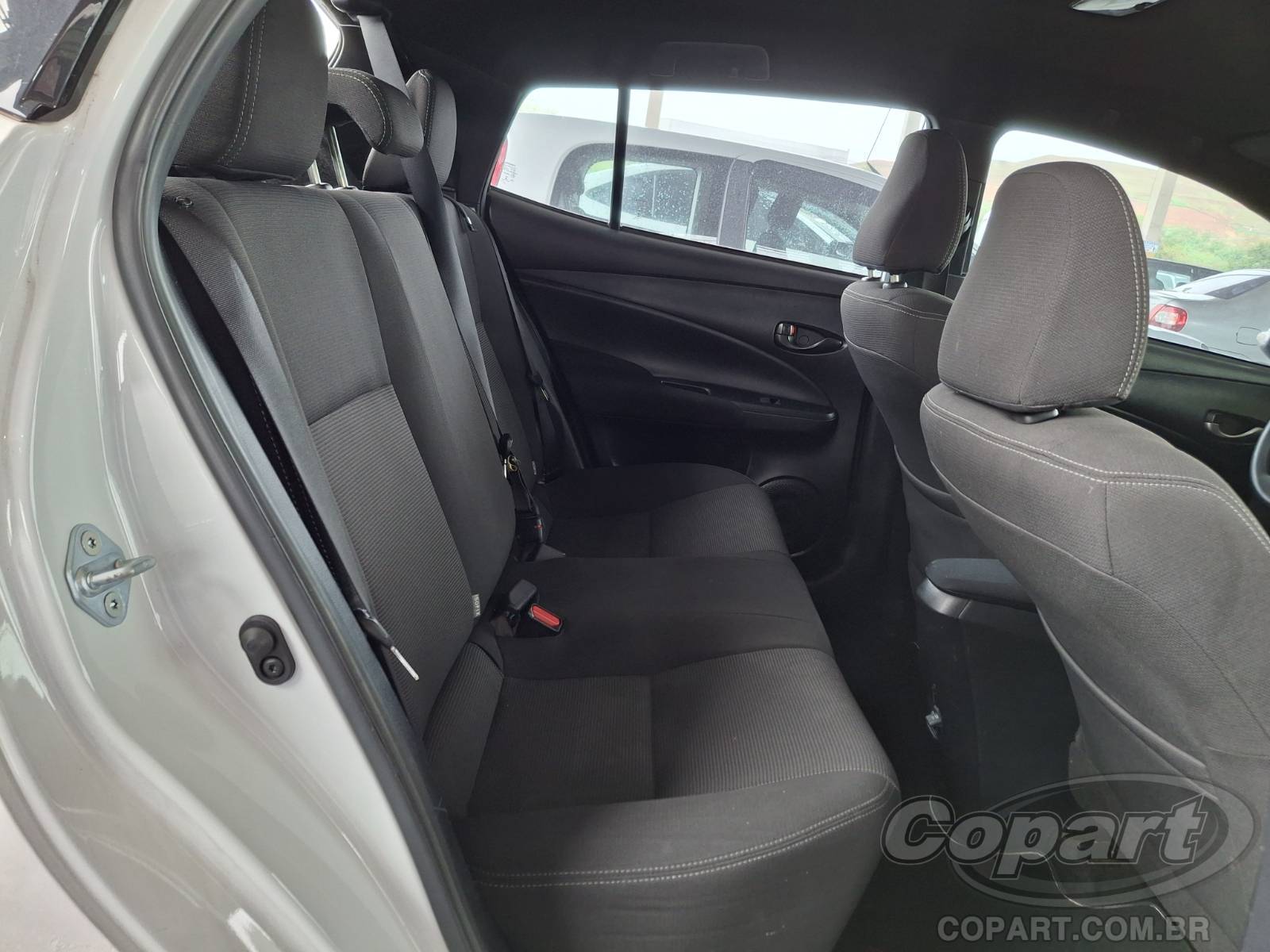 2023 TOYOTA YARIS — foto 6 de 10