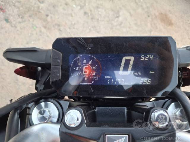 2025 HONDA CB 300F 