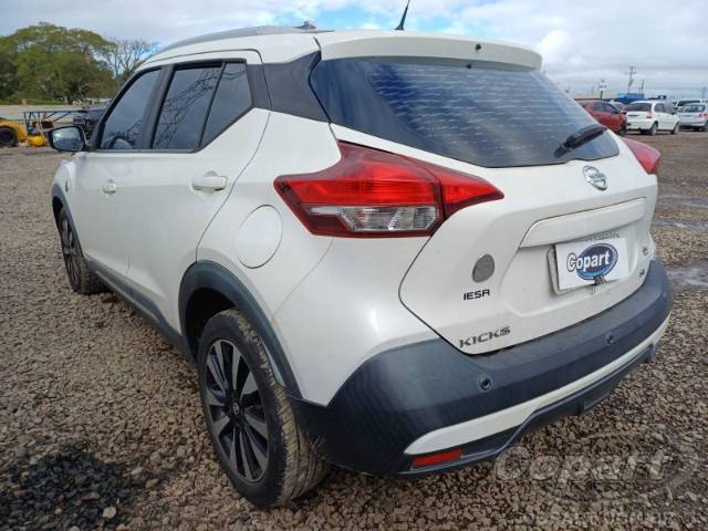2017 NISSAN KICKS 