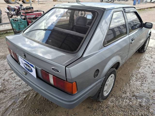 1994 FORD ESCORT 