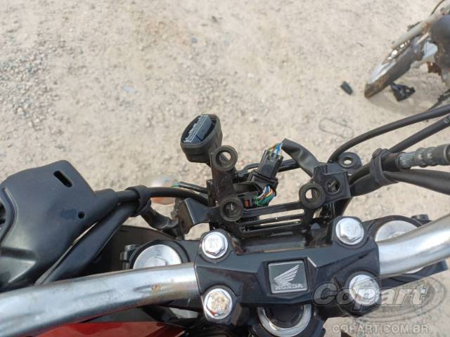 2025 HONDA CB 300F 