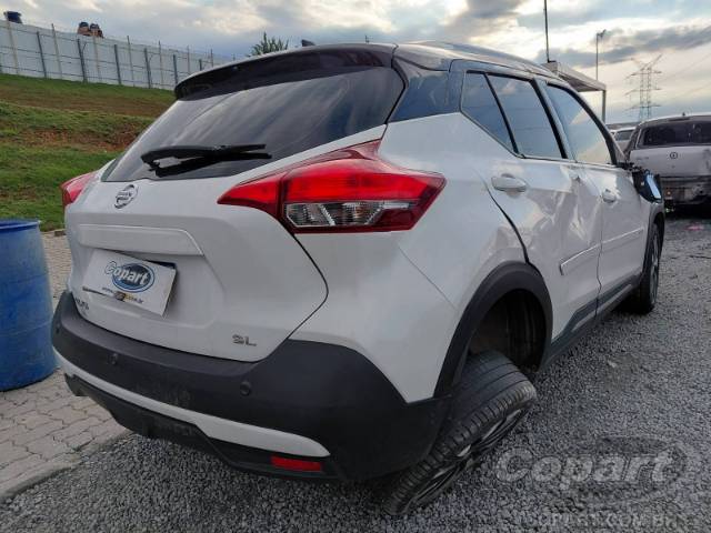 2017 NISSAN KICKS 