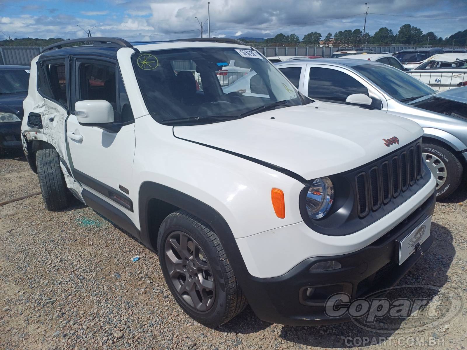 Veículo Jeep Renegade Jeep Renegade Sport 1.8 16V E.torQ 2016 Colisão Média Monta 2016 em leilão