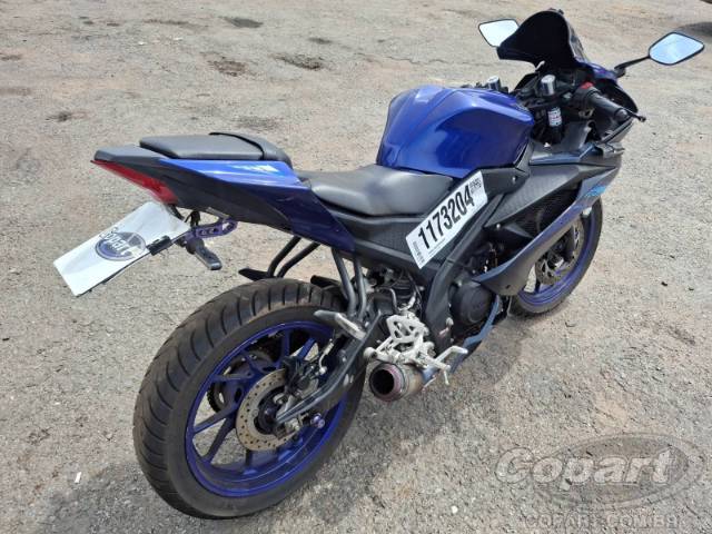 2025 YAMAHA YZF R15 