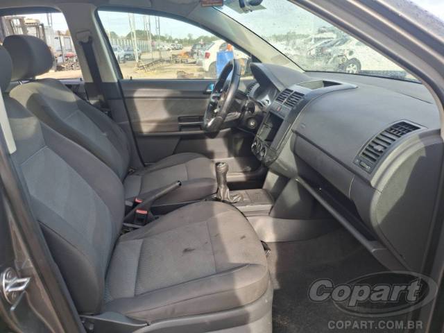 2011 VOLKSWAGEN POLO SEDAN 