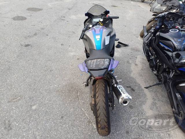 2025 YAMAHA YZF R15 