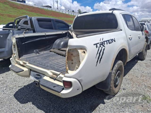 2014 MITSUBISHI L200 TRITON 