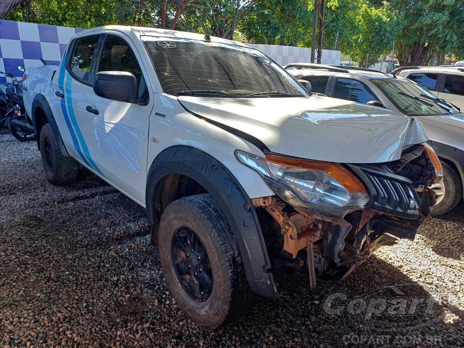 Veículo Mitsubishi L200 Mitsubishi L200 Triton 2.4 16V MIVET Turbo 2022 em leilão