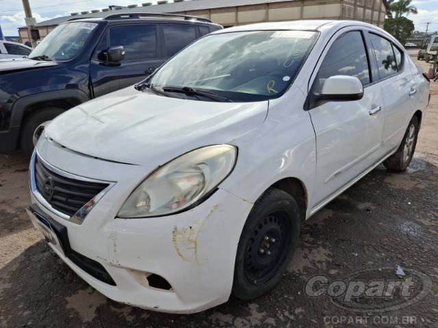 2014 NISSAN VERSA 