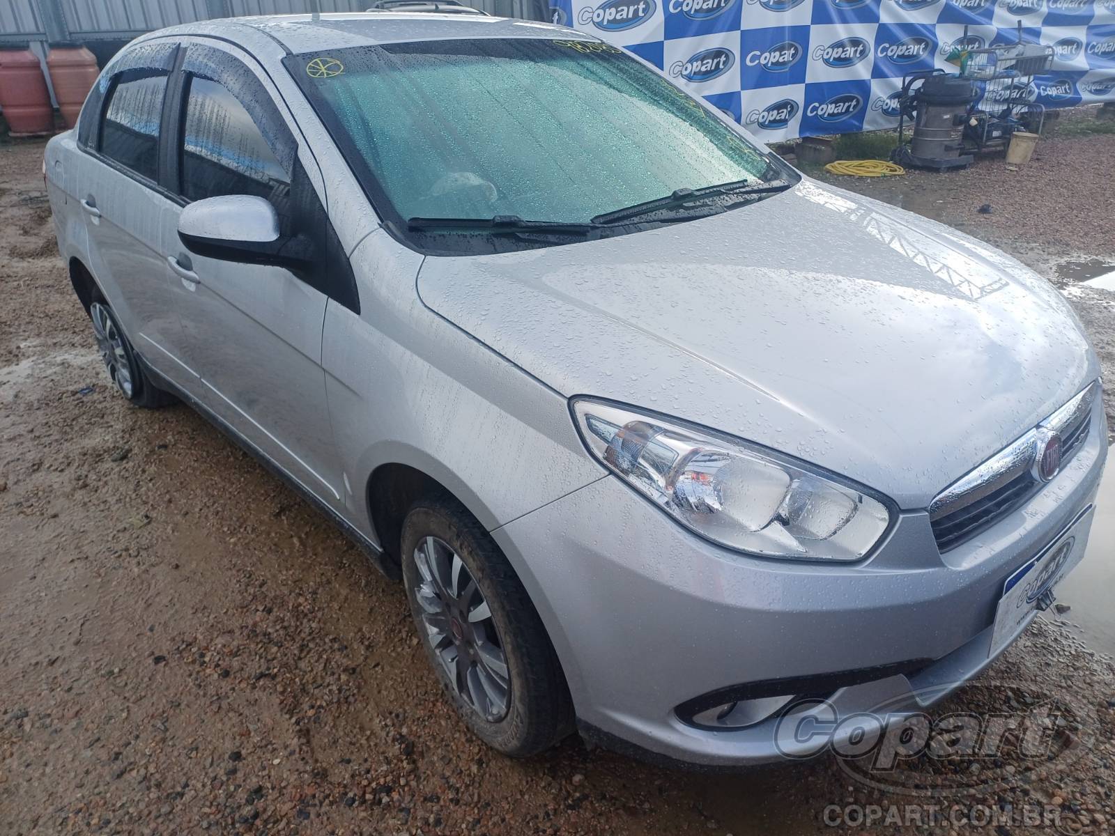 Veículo Fiat Grand Siena Fiat Grand Siena Attractive 1.4 Evo 2015 Pequena Monta 2015 em leilão