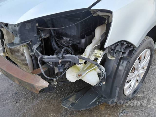 2013 VOLKSWAGEN FOX 