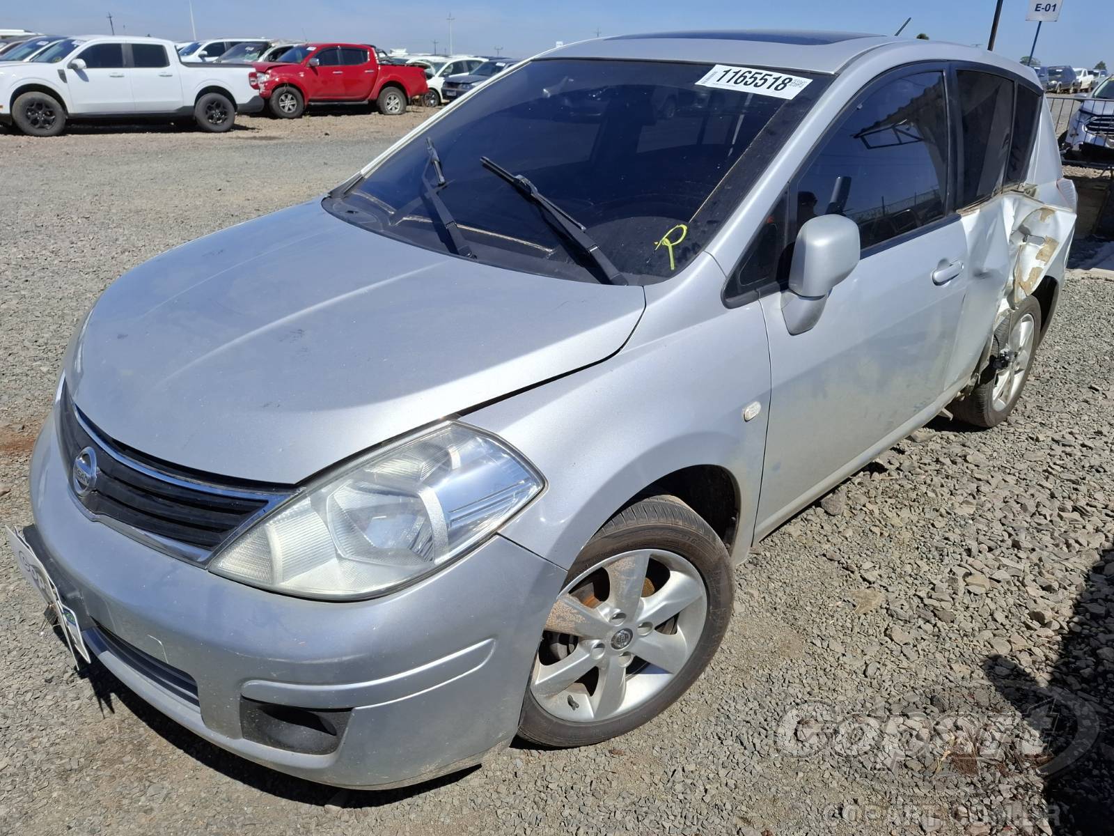 Foto 2: 2013 NISSAN TIIDA