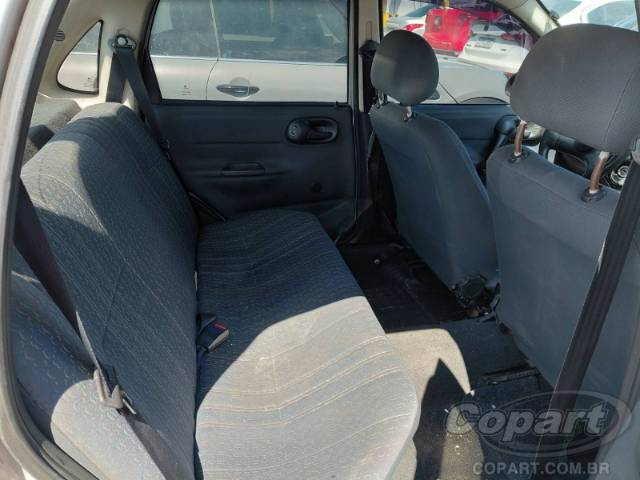 2000 CHEVROLET CORSA SEDAN 
