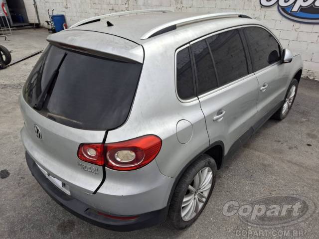 2011 VOLKSWAGEN TIGUAN 