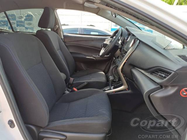 2021 TOYOTA YARIS SEDA 