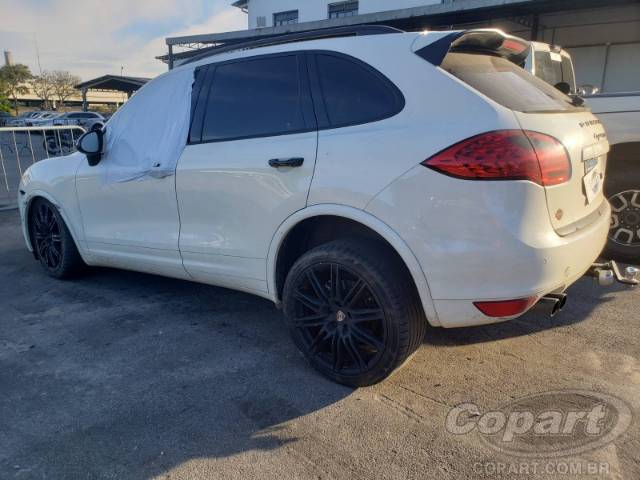 2011 PORSCHE CAYENNE 