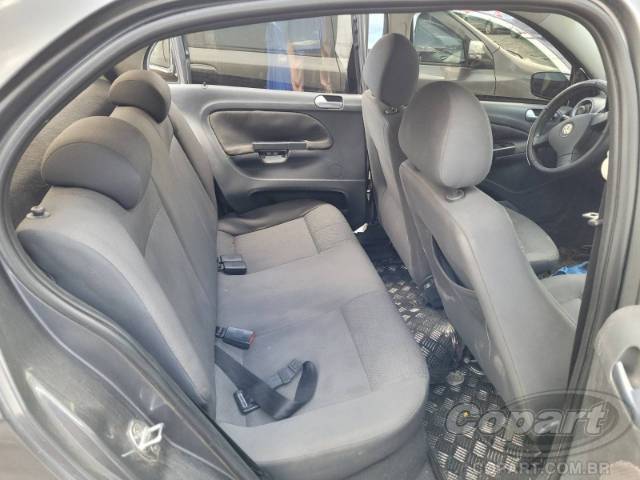 2011 VOLKSWAGEN VOYAGE 