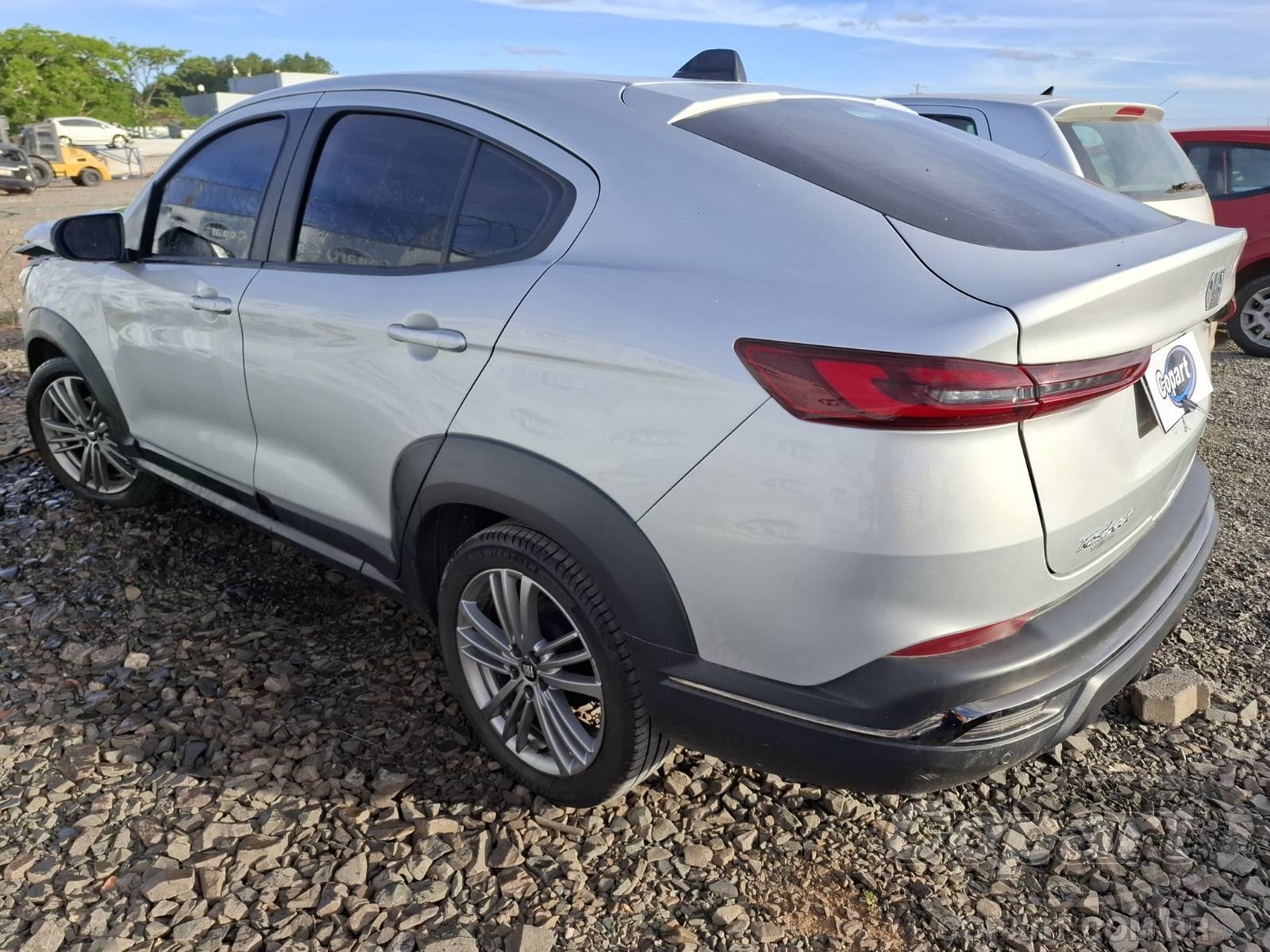 Foto 3: 2024 FIAT FASTBACK