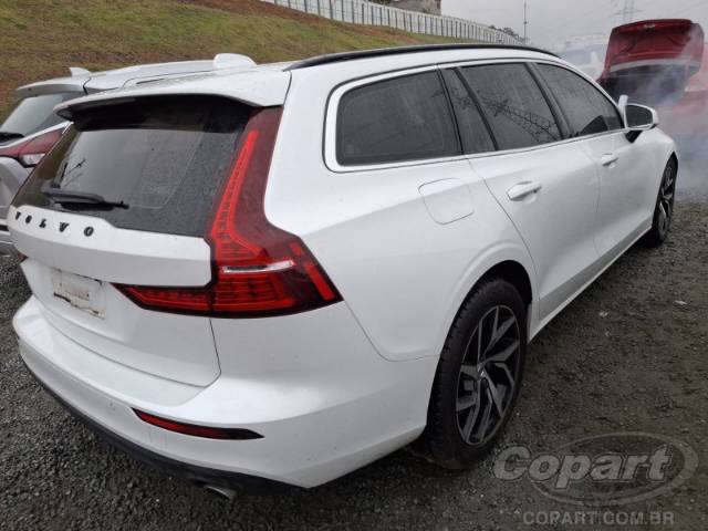 2019 VOLVO V60 