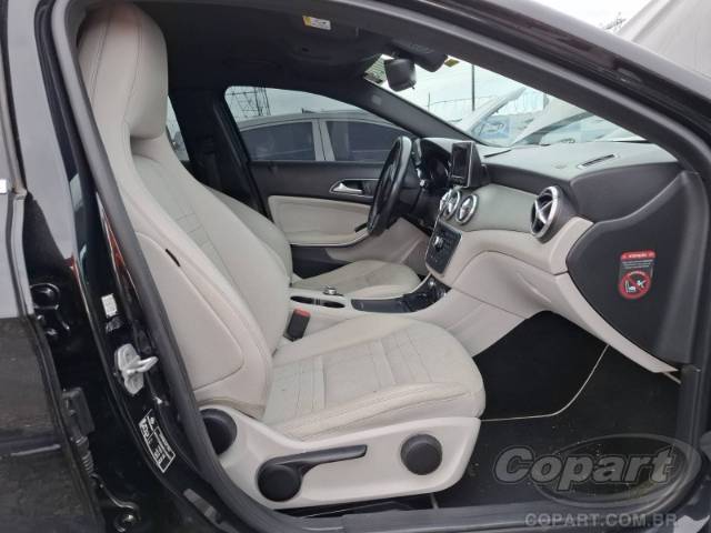 2015 MERCEDES BENZ GLA 